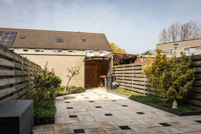 Alexander Polaplein 11