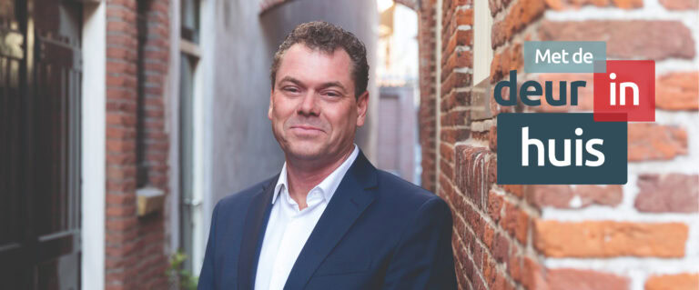 Menno-Monch-Deur-in-huis-Mooijekind-Vleut-Makelaars-Klein